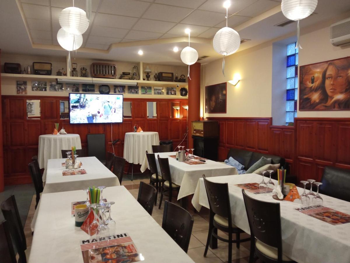 Bed and Breakfast Club Haus 502 Kalocsa Esterno foto