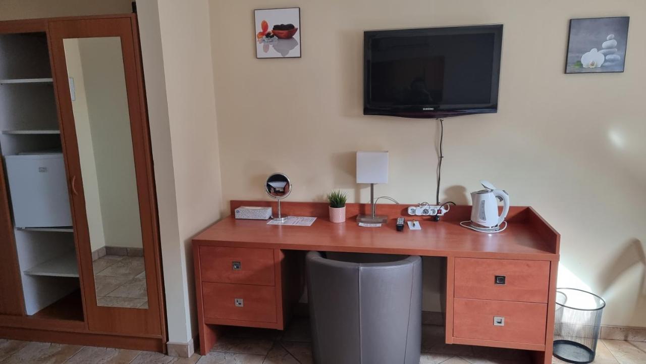 Bed and Breakfast Club Haus 502 Kalocsa Esterno foto