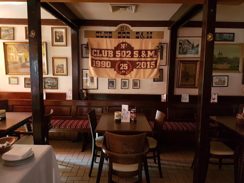 Bed and Breakfast Club Haus 502 Kalocsa Esterno foto